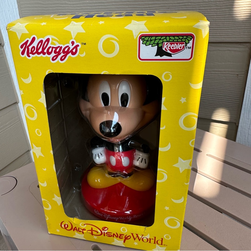 Kellogg's Disney Mickey Mouse Figurine Bobble Head - Red and Yellow - Picture 5 of 5